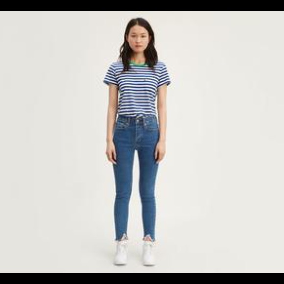 Levi’s Wedgie Skinny Jeans - Picture 13 of 13